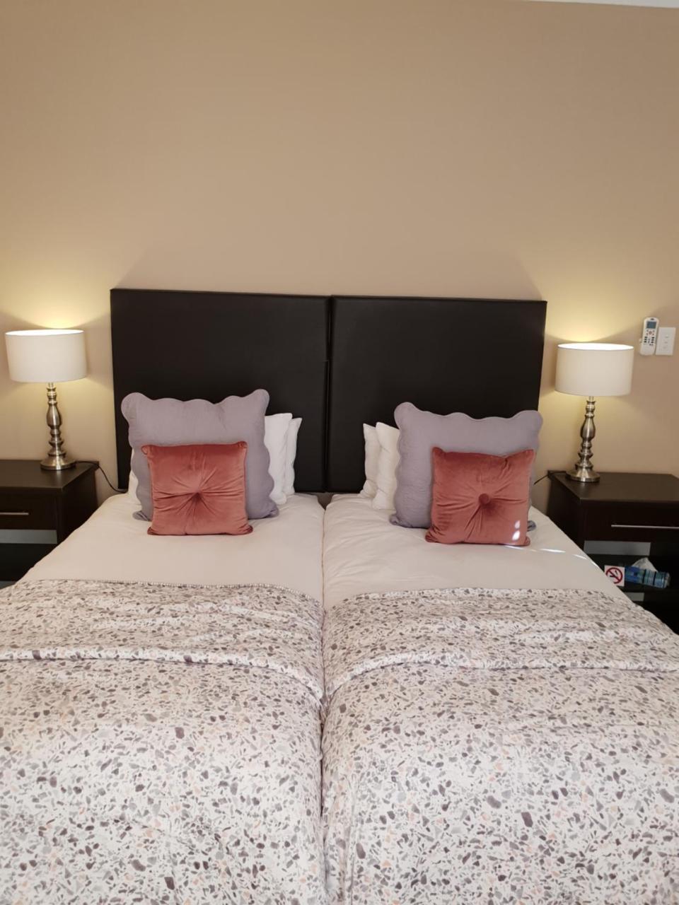 B&B On Church Oudtshoorn Εξωτερικό φωτογραφία